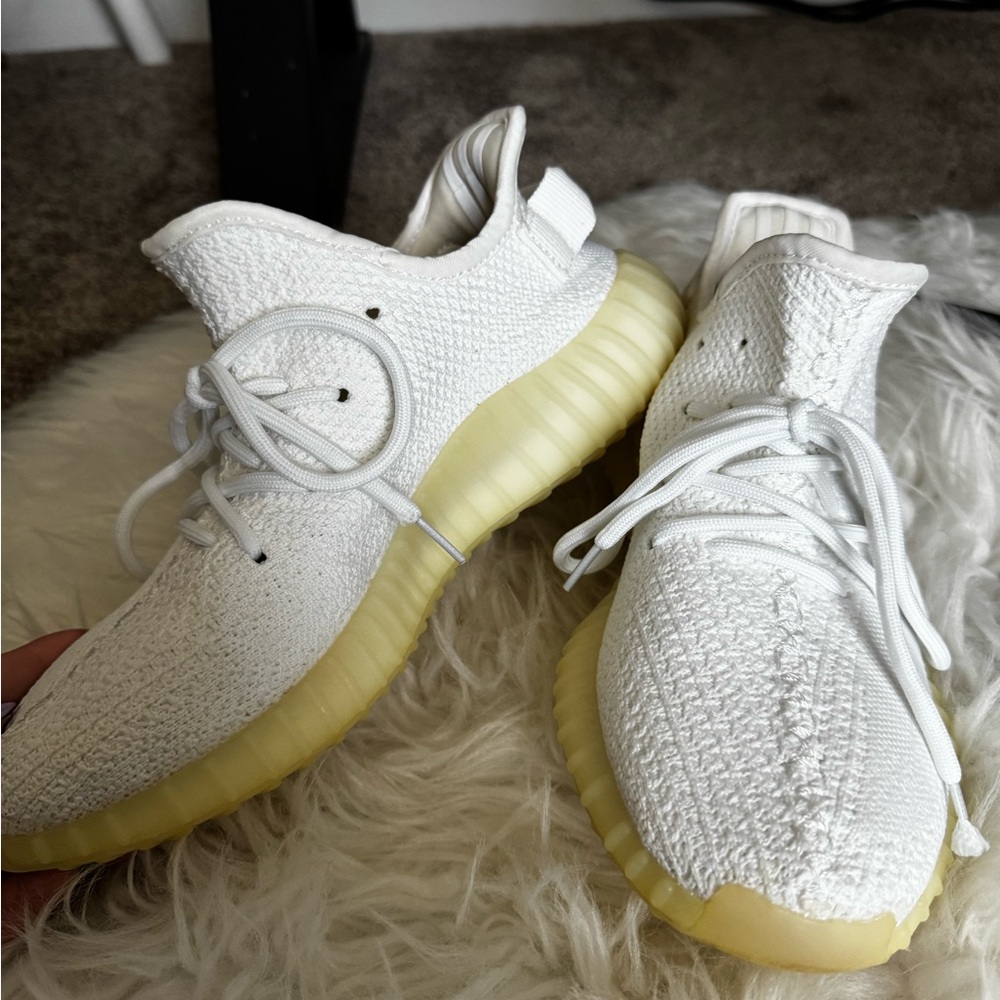 Yeezy Boost 350 V2 in Cream White